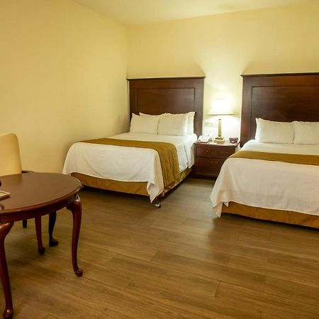 Hotel Plaza Calzada Monterrey Kültér fotó