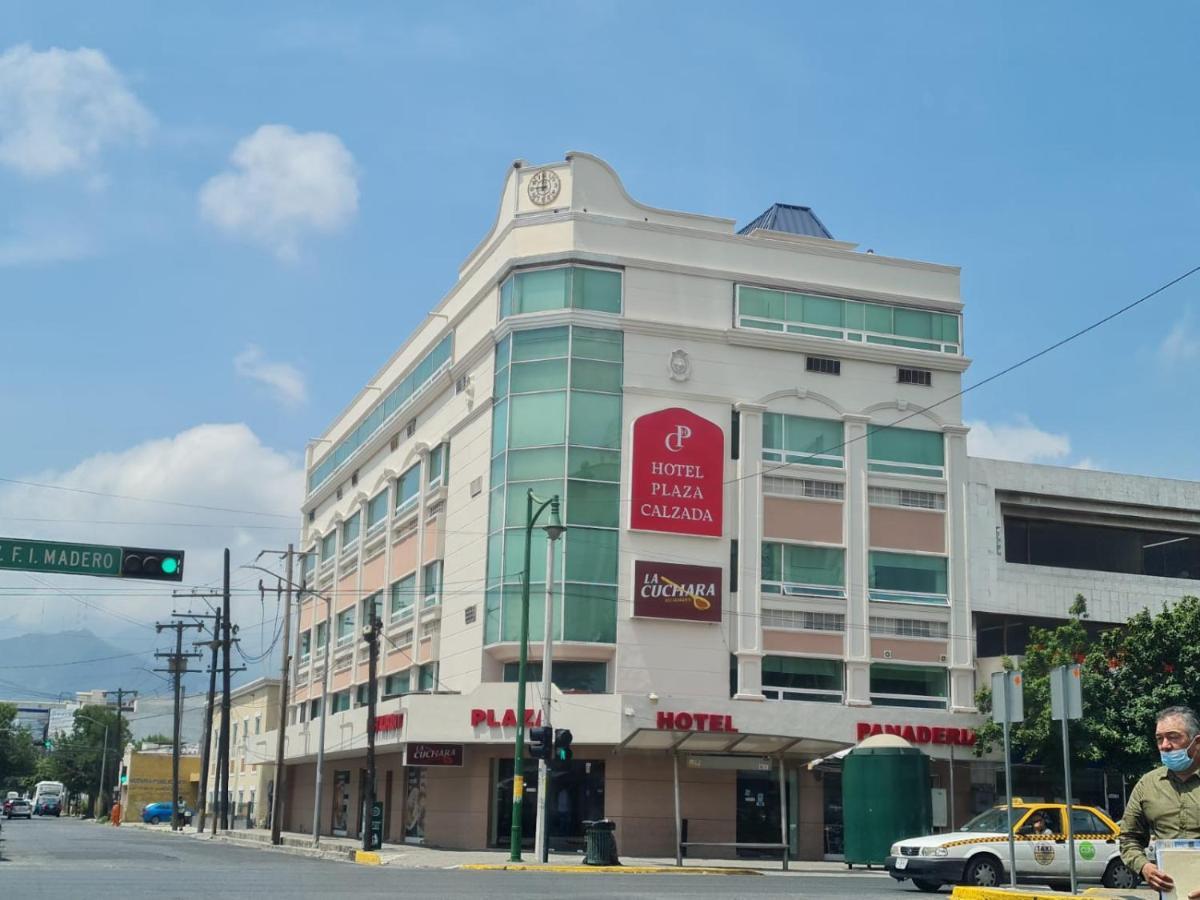 Hotel Plaza Calzada Monterrey Kültér fotó